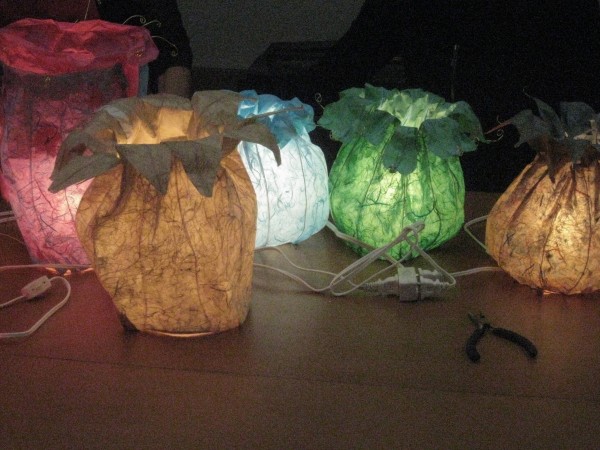 paper/wire lamps made by my students in our workshop this past weekend